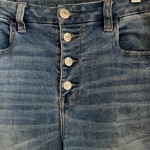 AE Jeans - Picture 3 of 10